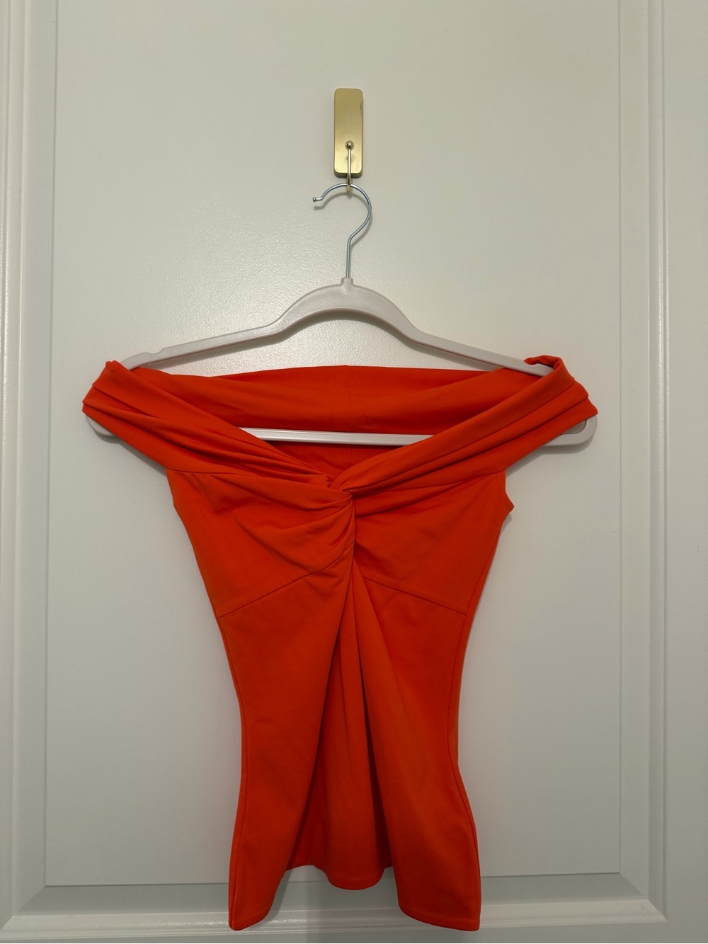 Aritzia Contour Twist-Front Sleeveless Top in Vibrant Orange